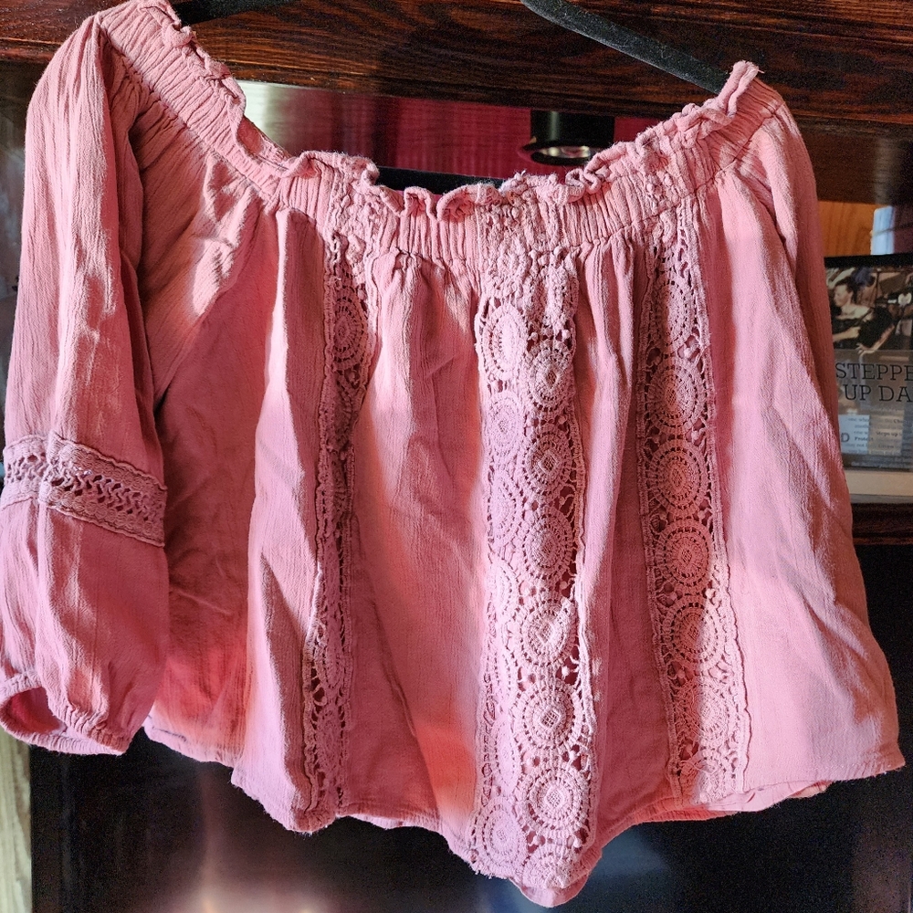 American Eagle crop shirt